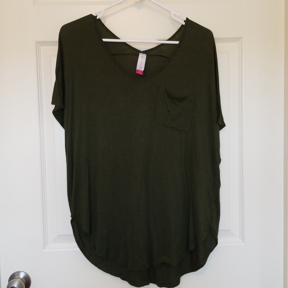 Bundle of 3 shirts